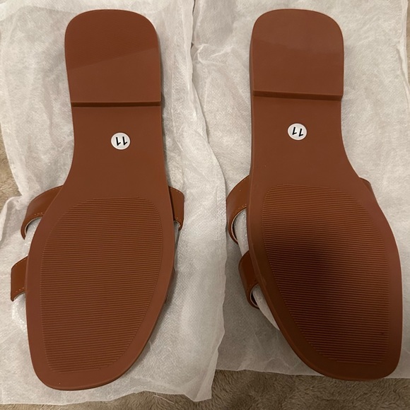 Brown Slide Sandals NWT - Picture 2 of 3